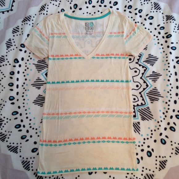 Nollie PacSun V-Neck Shirt