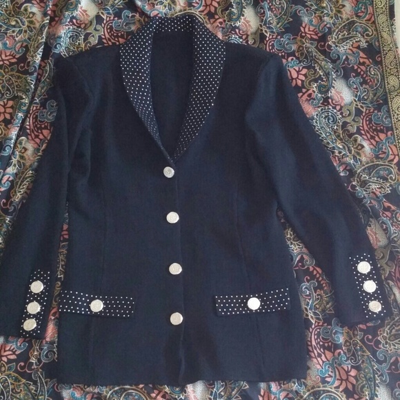 Gorgeous high quality knit suit - Picture 3 of 3