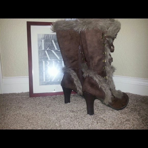 Brown boots - Picture 2 of 2