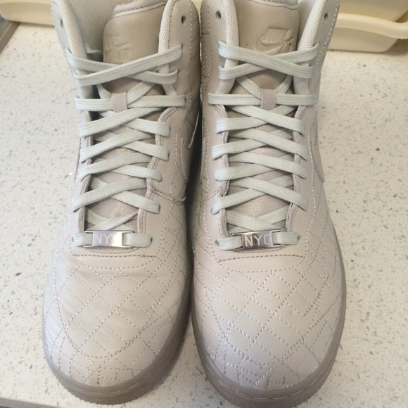 Air Force 1 : Fashion Week City Pack : NYC SIZE 7W - Picture 4 of 4