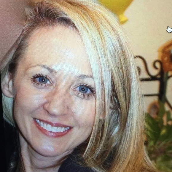 Meet Your Poshers, SaraBeth and Jill - Picture 2 of 4