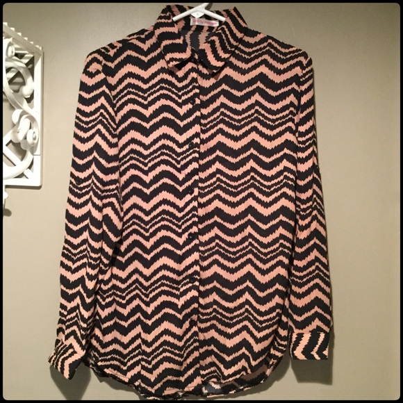 New Arrival🎉🎉🎉🌸 Zigzag Print Chiffon Shirt🌸