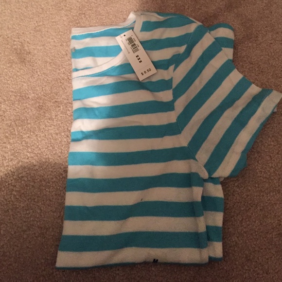 Old navy tee
