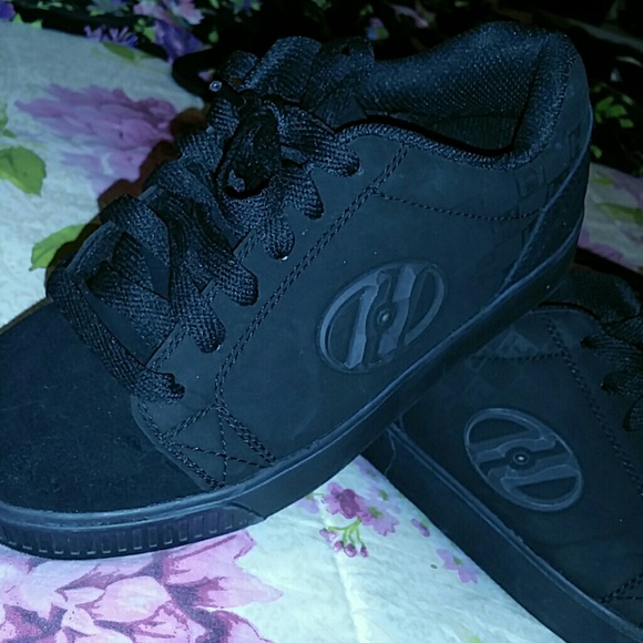 Black heelys