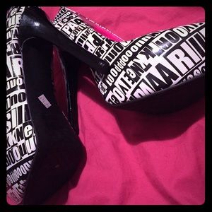 Black And White Heels 😍