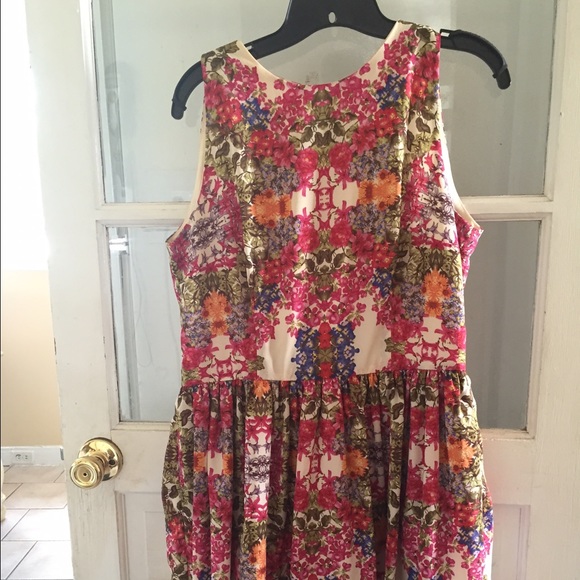Floral dress with zipper back.
