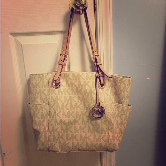 Michael Kors jet set logo purse
