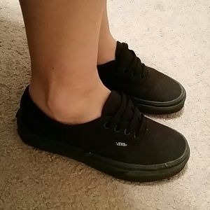 all black vans