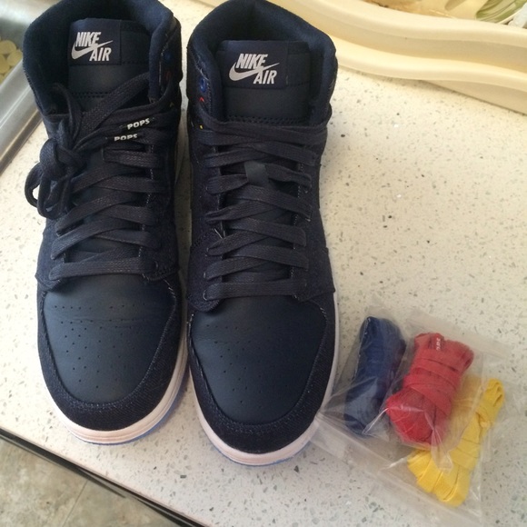 Air Jordan Retro 1s : Family Forever 1 SIZE 6Y - Picture 1 of 4