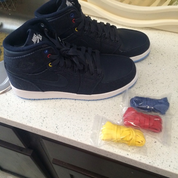 Air Jordan Retro 1s : Family Forever 1 SIZE 6Y - Picture 2 of 4