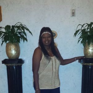 Meet your Posher, Debora