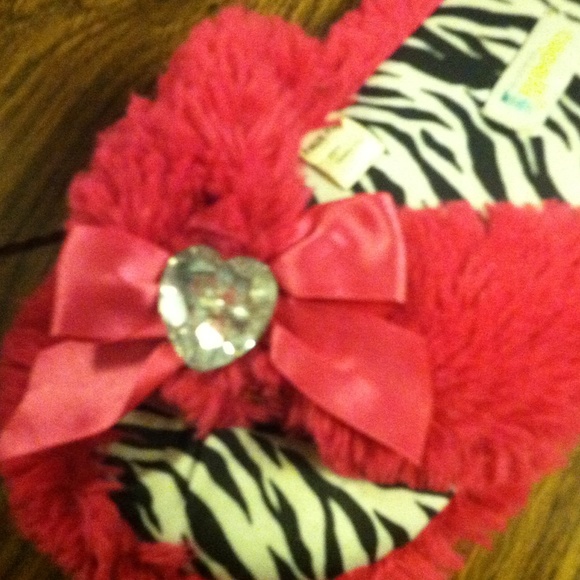 Slippers - Picture 3 of 3