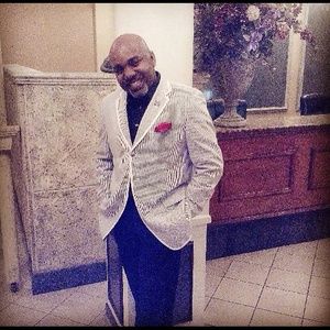 Meet your Posher, Troy