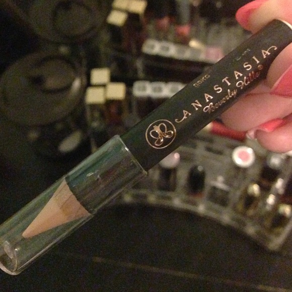 Anastasia Beverly Hills pro-pencil.