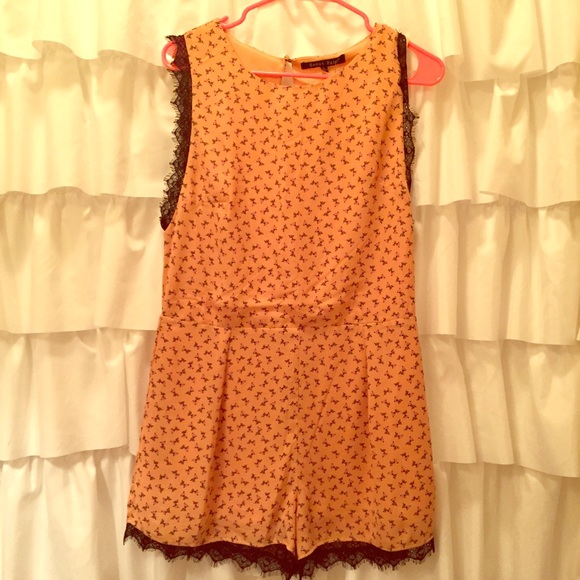 Urban Outfitters Dresses & Skirts - 🌟 LAST CHANCE MAKE OFFR 🌟 Peach Floral Romper