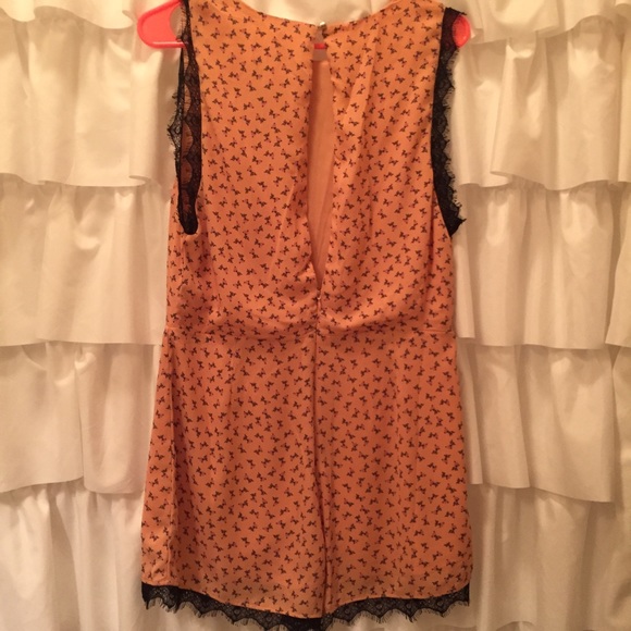 🌟 LAST CHANCE MAKE OFFR 🌟 Peach Floral Romper - Picture 3 of 4