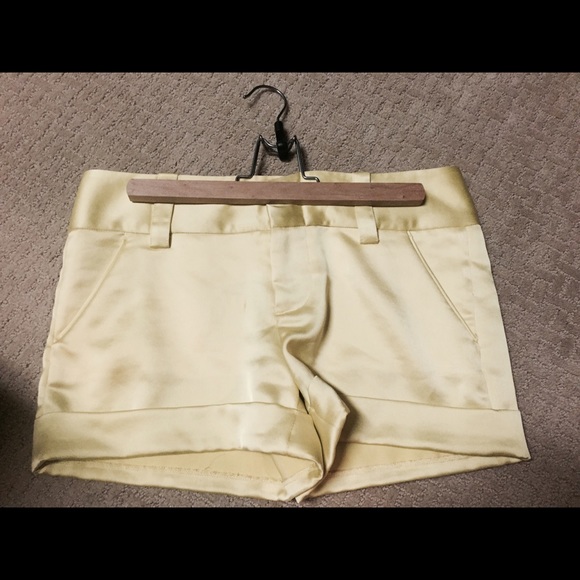 Neon yellow Alice and Olivia shorts☀️