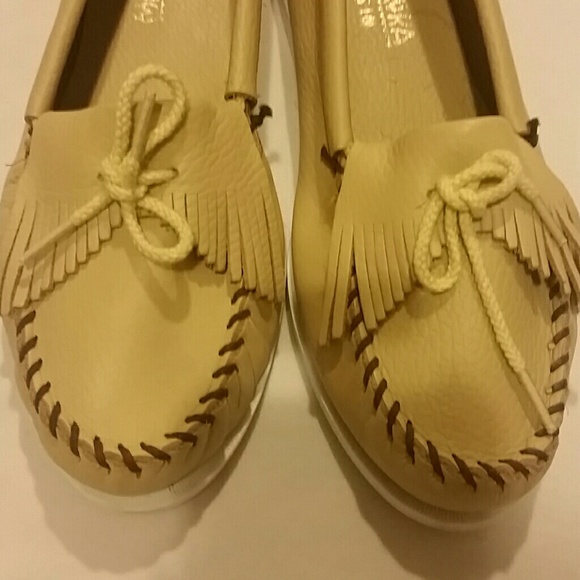 MINNETONKA MOCCASINS - Picture 2 of 4