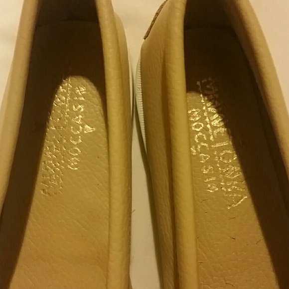 MINNETONKA MOCCASINS - Picture 3 of 4