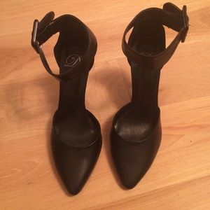 Black Ankle Strap Pointed Toe Pumps