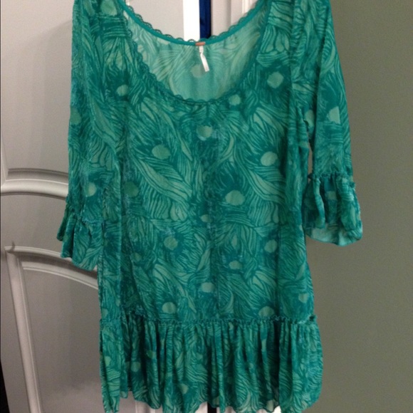 Top worn as maternity.