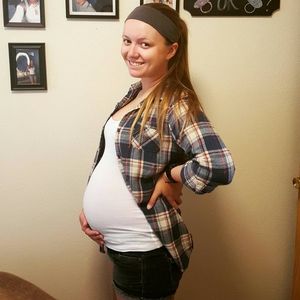 Meet your Posher, April