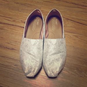 TOMS great condition