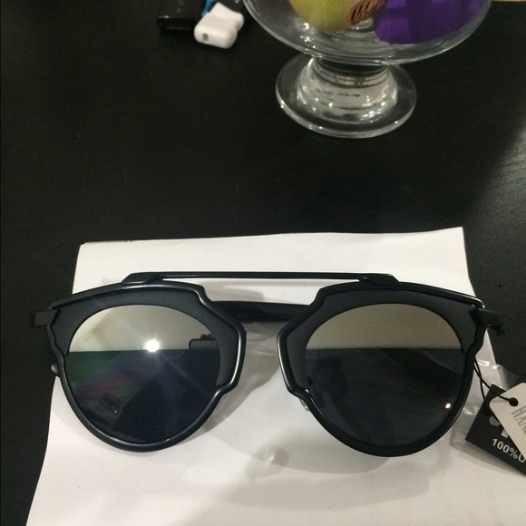 So real sunglasses matte black