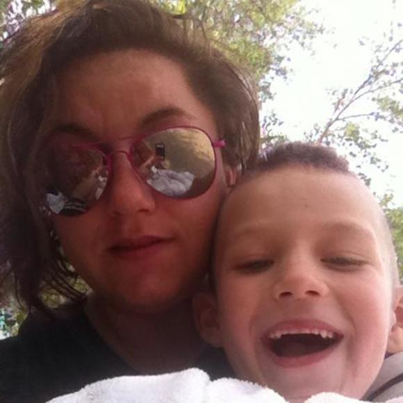 Meet your Posher, Lea