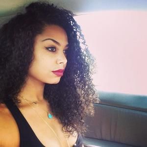 Meet your Posher, Kayla