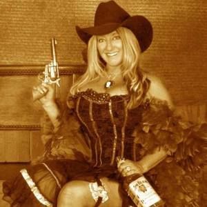 Meet your Posher, Dana