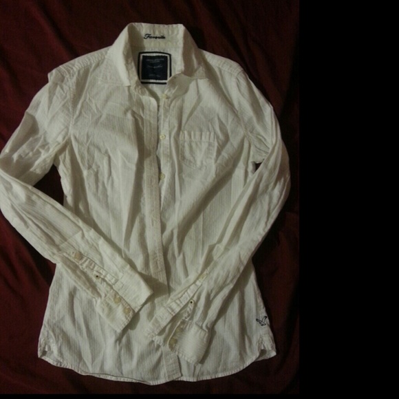 Three AE button down shirts - Picture 2 of 4