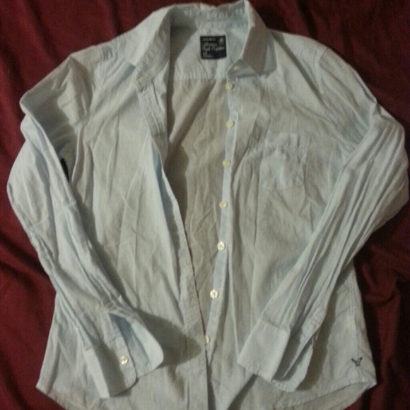 Three AE button down shirts - Picture 3 of 4