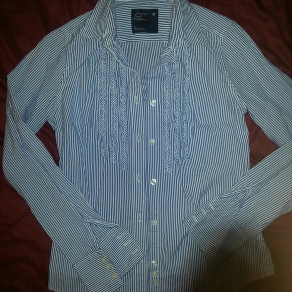 Three AE button down shirts - Picture 4 of 4