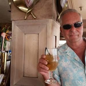 Meet your Posher, Tom