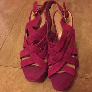 Jessica Simpson Petra**Make offers