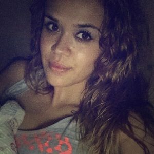 Meet your Posher, Alejandra