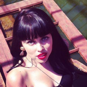 Meet your Posher, Sarah j.