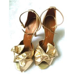 🎉BCBG Maxazria party pumps 🎉🎉🎉