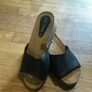 Miz Mooz size 40 (fits a 10) platform slides