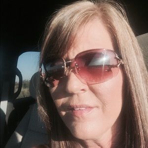 Meet your Posher, Niki