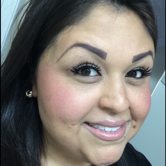 Meet your Posher, Daniela