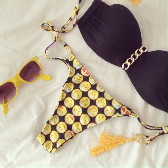 Emoji bikini