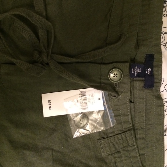 Shorts - Picture 3 of 3