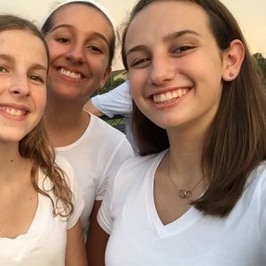 Meet your Posher, Mia