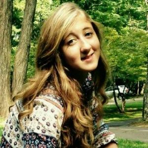 Meet your Posher, Chloe