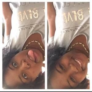 Meet your Posher, Zakia