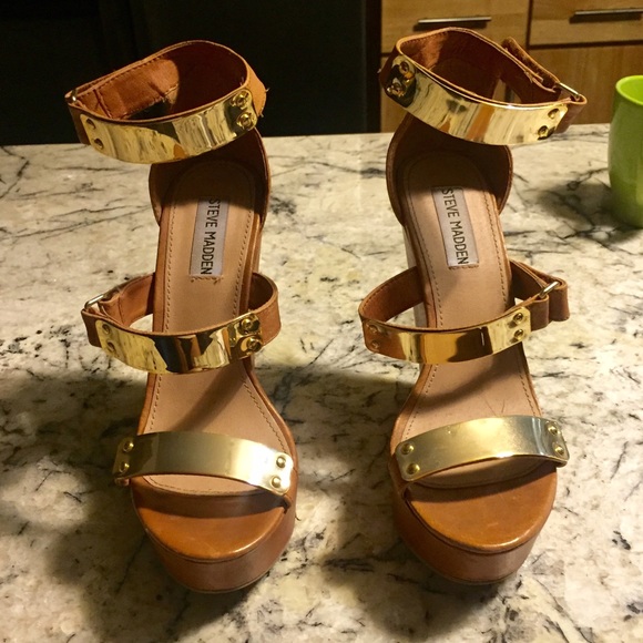 Steve Madden Golden Panel Wedges - Tan Color