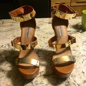 Steve Madden Golden Panel Wedges - Tan Color