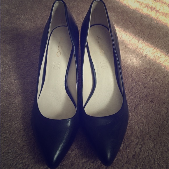Aldo Black Leather Pumps